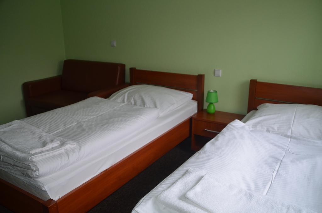 Hotel Tenis Chrząstowice Habitación foto