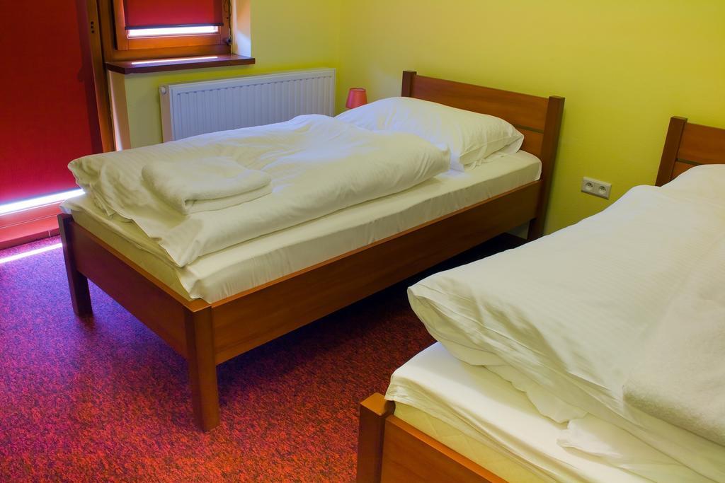 Hotel Tenis Chrząstowice Habitación foto